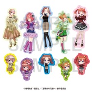 五等分の花嫁」五つ子が懐かしい平成ファッションで登場♪ 等身大