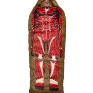 進撃の巨人」“壁の巨人”寝袋がインパクト大！エレン＆リヴァイのダウン