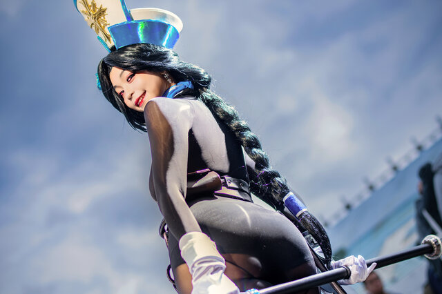 コスプレ】タイの美女がしなやかな肉体で魅せる『NIKKE』アイスローズ