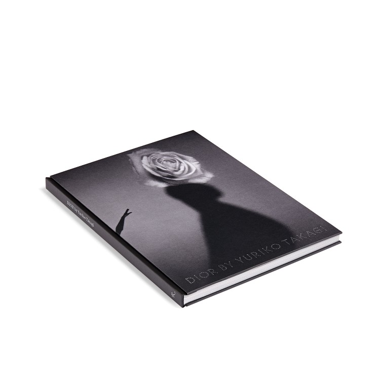 高木由利子のレンズが捉える、ディオールという“記憶の衣”──写真集