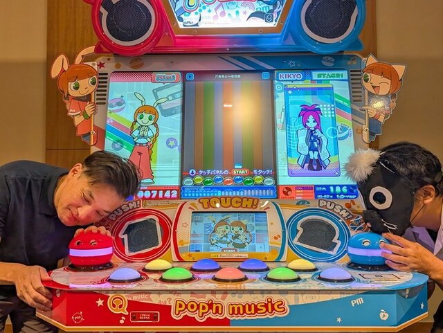 ユーザーに愛される筐体を作る！『pop'n music』新筐体フォトレポ