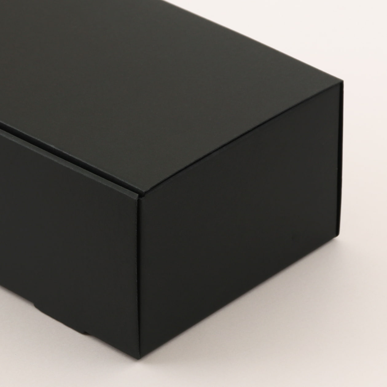 590N式箱 Colors マットブラック Gフルート 0.85mm厚 | 羽車公式サイト