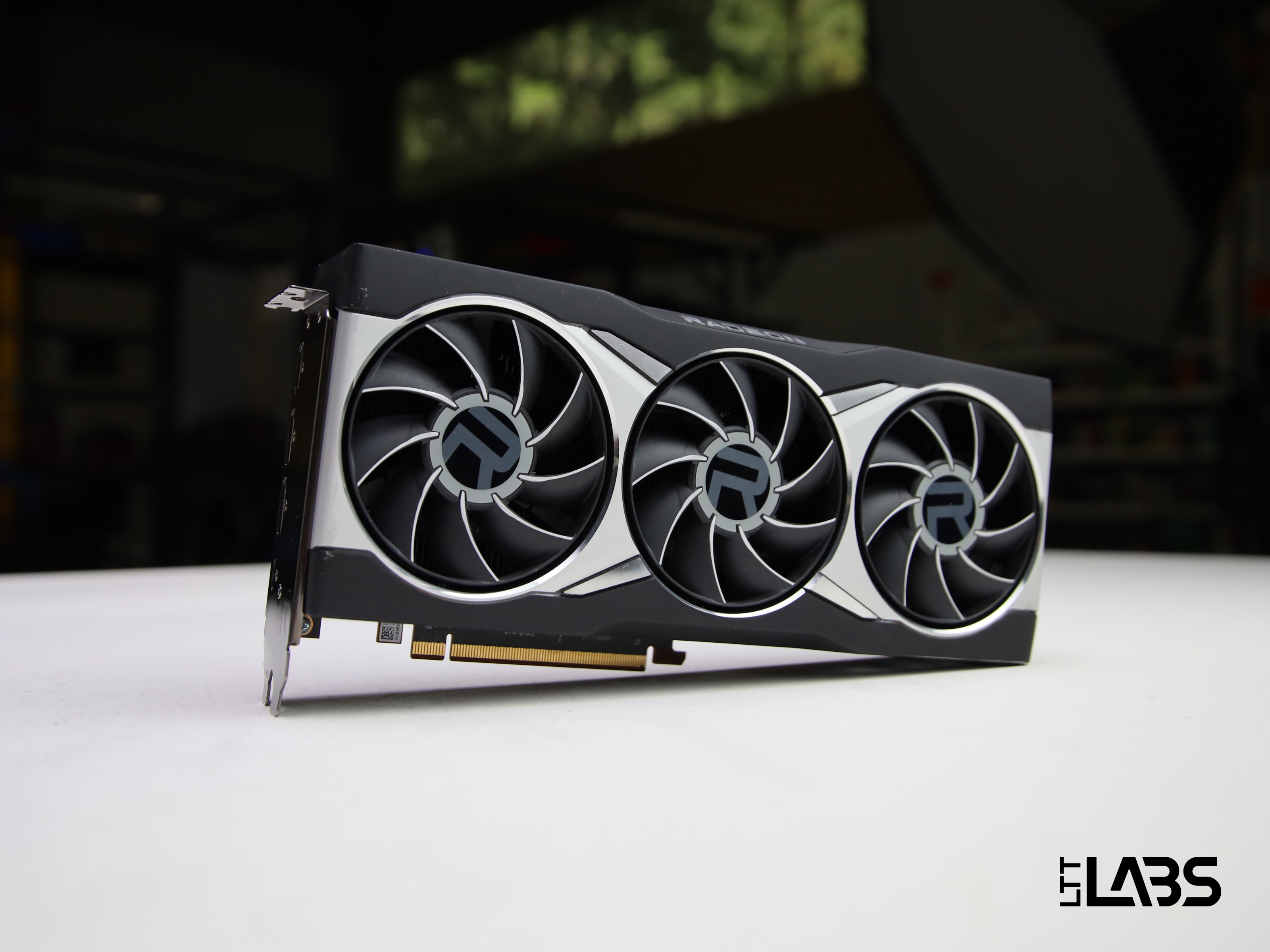 AMD Radeon RX 6800 XT | LTT Labs