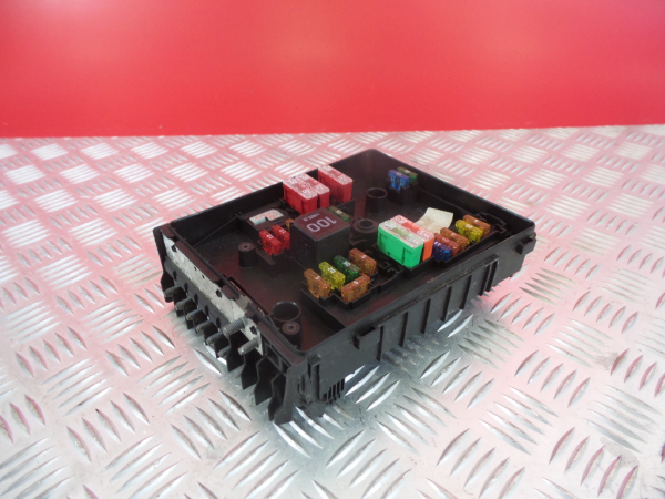 Fuse box / SAM / BSI for VOLKSWAGEN Golf VI (5K1) - Jesus & Baptista