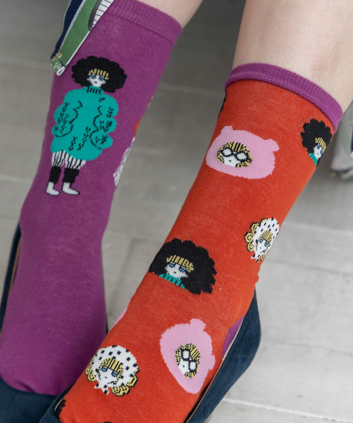 88M18803：スカラーちゃん左右異柄ソックスの通販-ScoLar