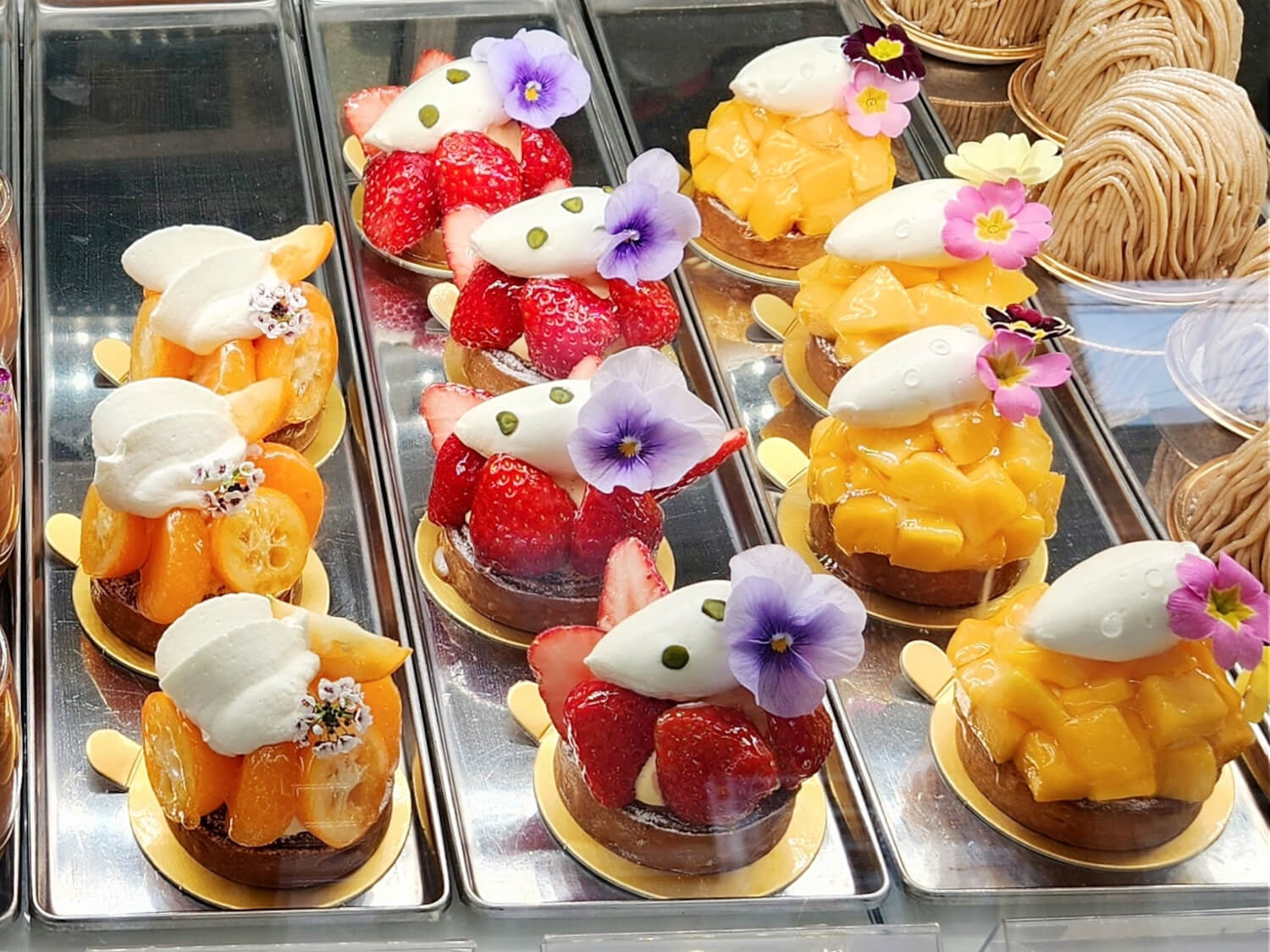 仏大統領から表彰受けたシェフが作る美しいケーキ 『パティシエ ヒロ