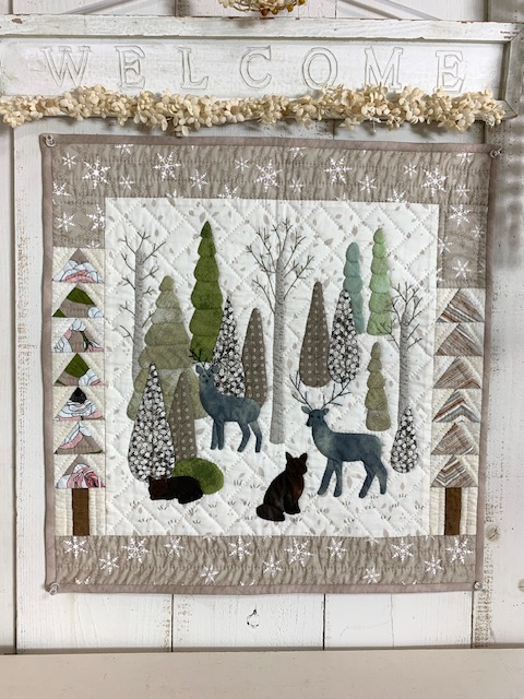 パッチワークタペストリーキット／冬の森のタペストリー