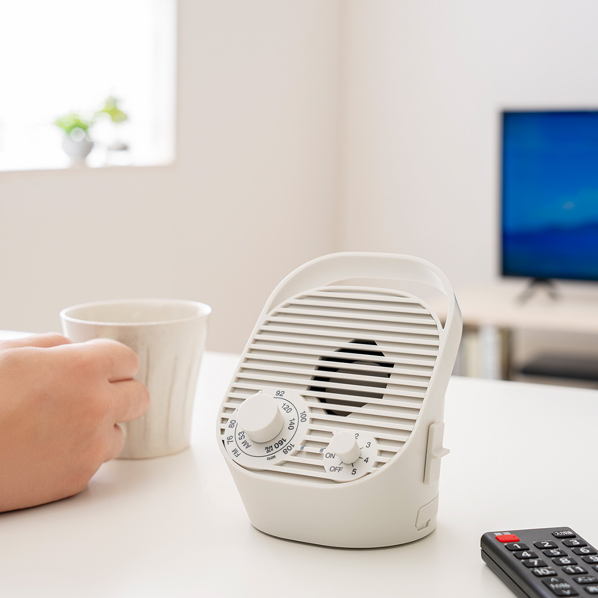 SAIBOU PARK｜±0 テレビ用ワイヤレススピーカー ラジオ付 ホワイト