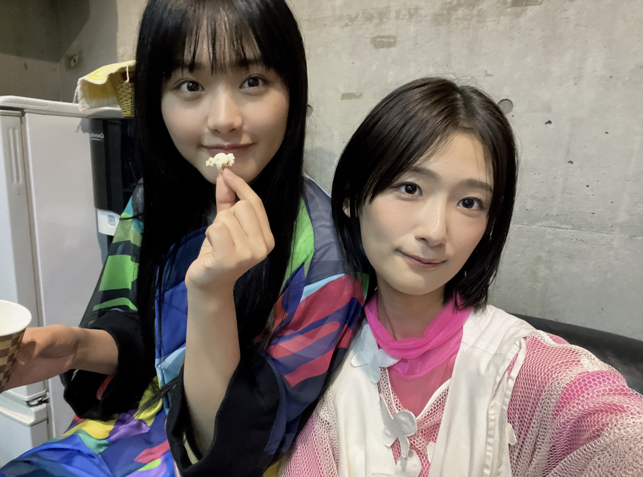 小田倉麗奈 井上梨名 櫻坂46 直筆サイン入り生写真 小田倉麗奈 井上梨