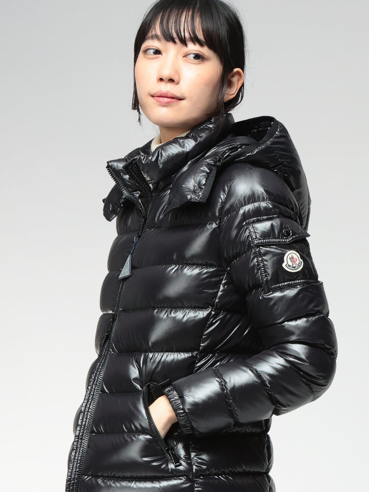 MONCLER (モンクレール) フード付き フルジップ ショート ダウン