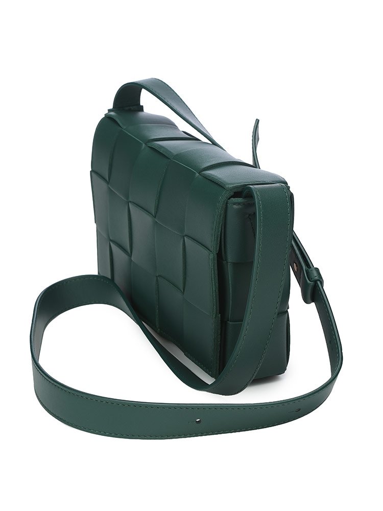 BOTTEGA VENETA (ボッテガ・ヴェネタ) イントレチャート レザー