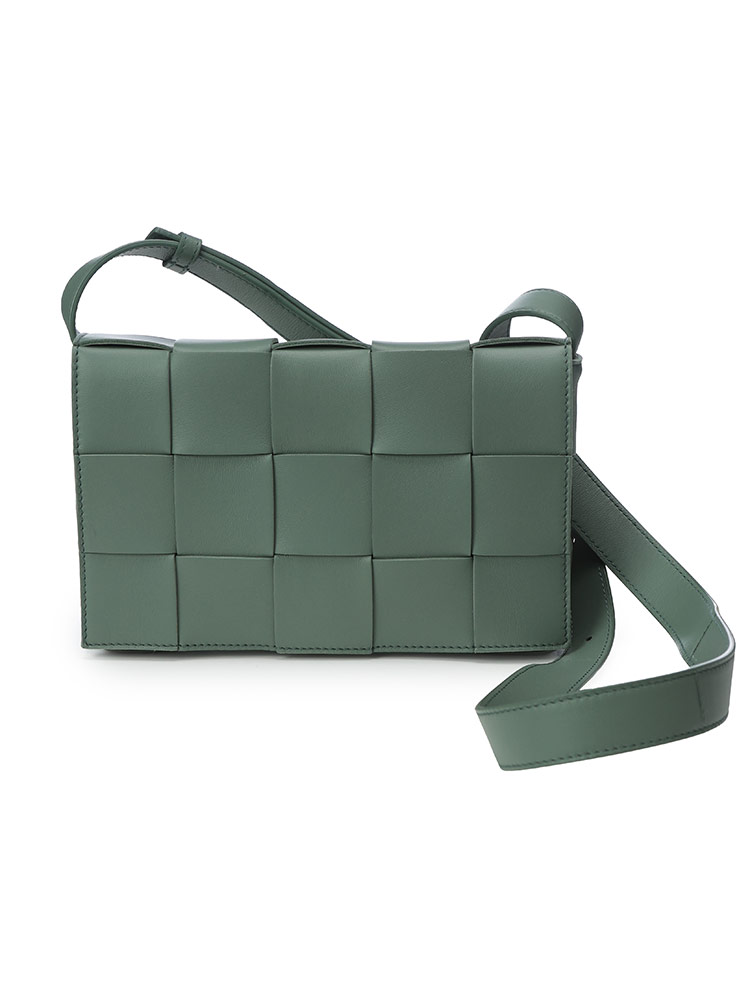 BOTTEGA VENETA (ボッテガ・ヴェネタ) イントレチャート レザー