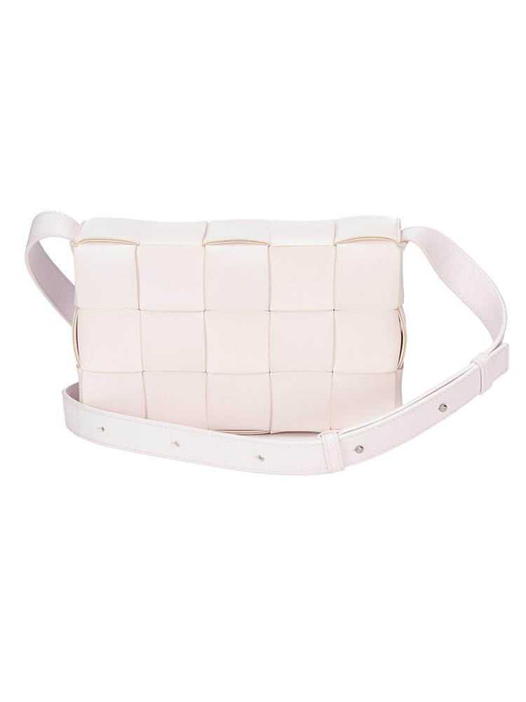 BOTTEGA VENETA (ボッテガ・ヴェネタ) イントレチャート レザー