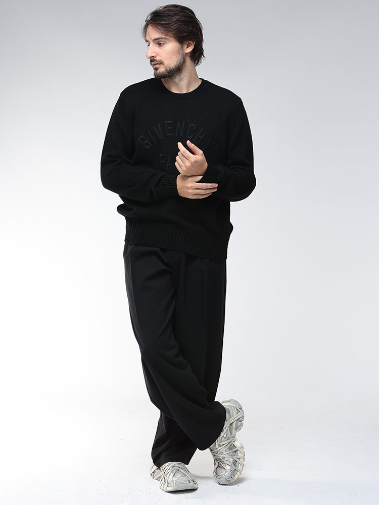 Givenchy ニットセーター 黒・赤 GIVENCHY（ニット/セーター ・ レッド