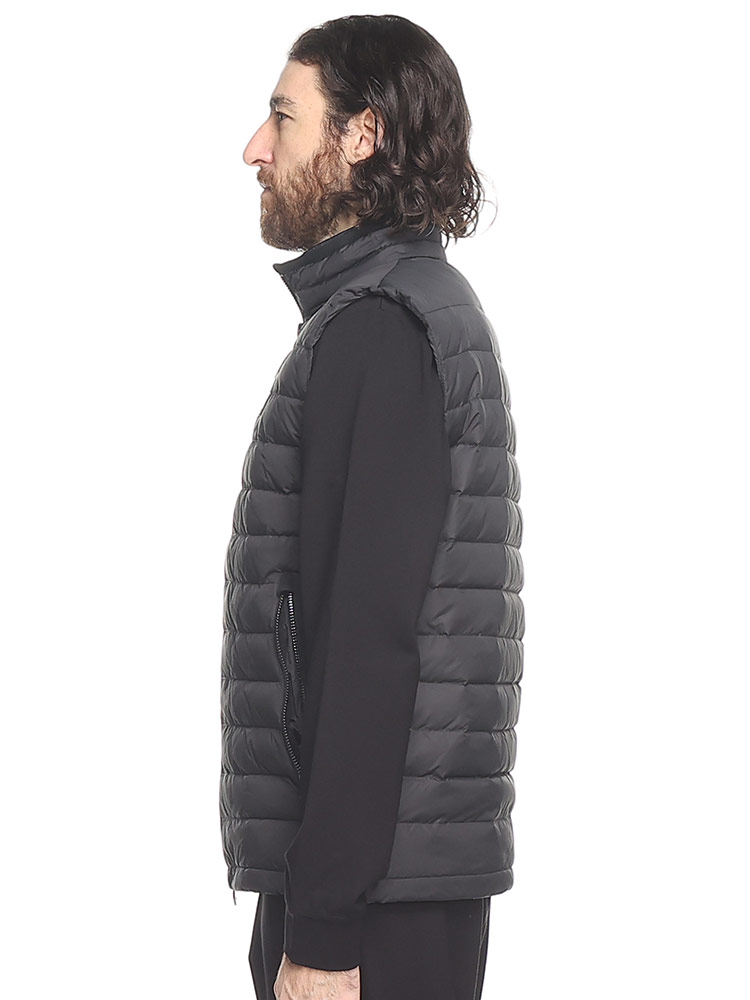 BALR. (ボーラー) 胸ロゴ フルジップ ダウンベスト BA13711001