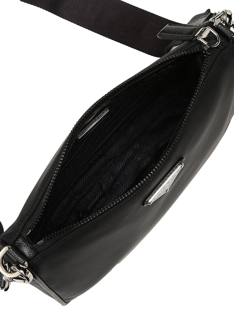 PRADA (プラダ) トライアングル ロゴ Re-Nylon×サフィアーノレザー