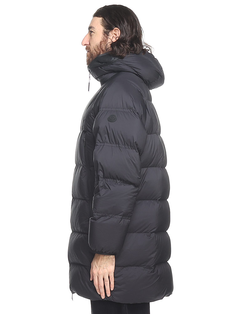 MONCLER (モンクレール) ワンポイント フルジップ ダウンコート ダウン