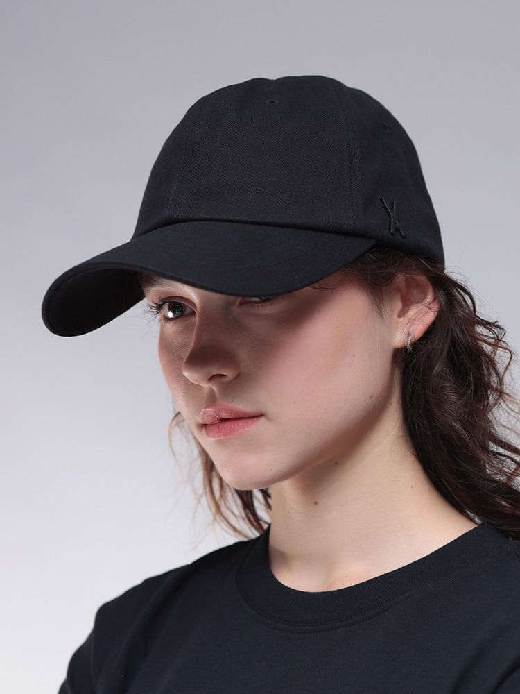 VARZAR (バザール) ブラックロゴスタッズベースボールキャップ