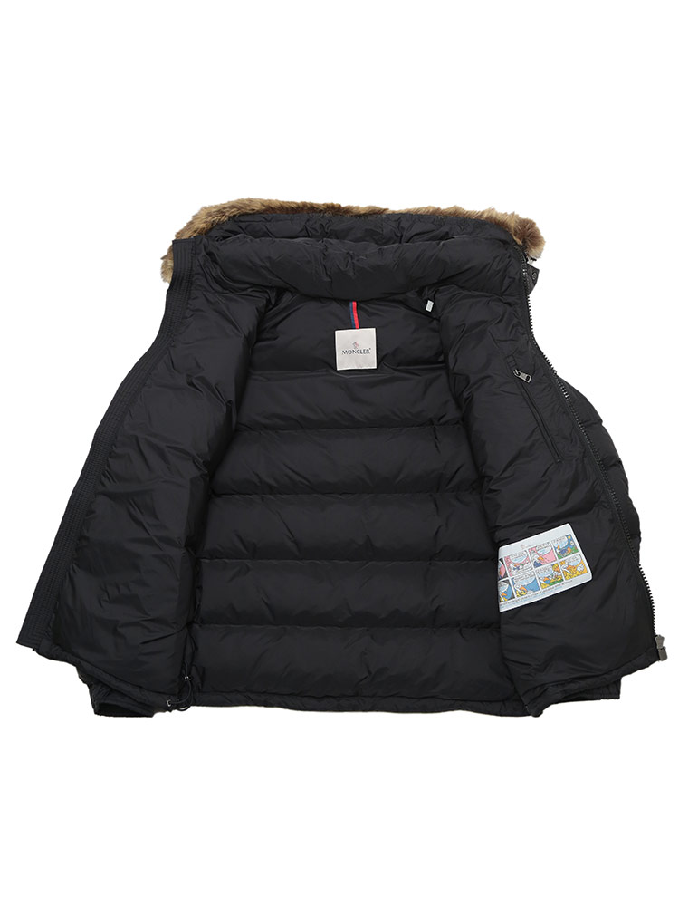 MONCLER (モンクレール) ファーフード着脱 肩ポケット付き ショート