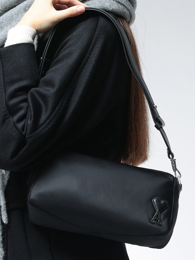 AMI PARIS (アミパリス) ナイロンキャンバス クロスボディバッグ Marce