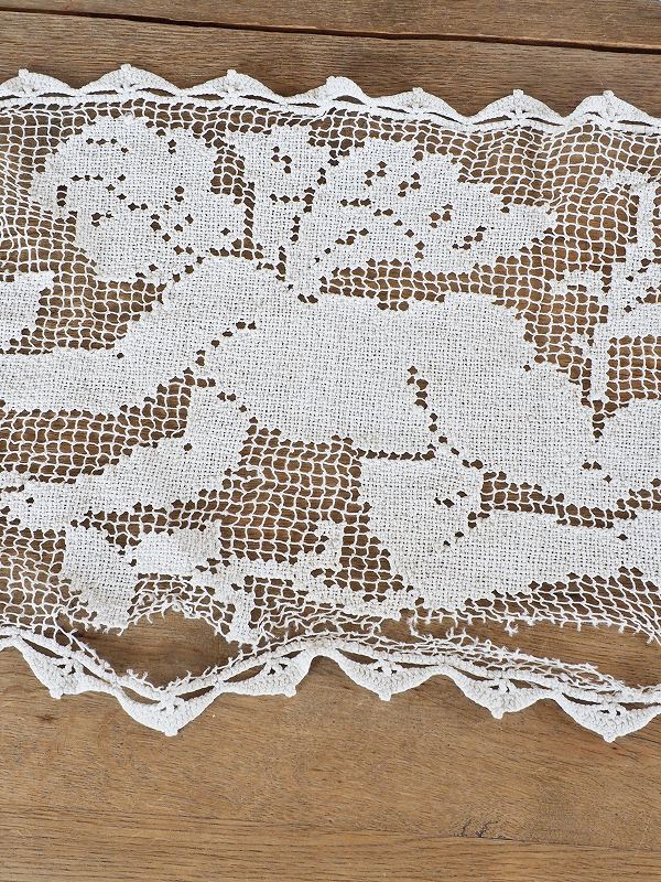 フランスエンジェルがかわいいフィレレーステーブルセンターはかわいい