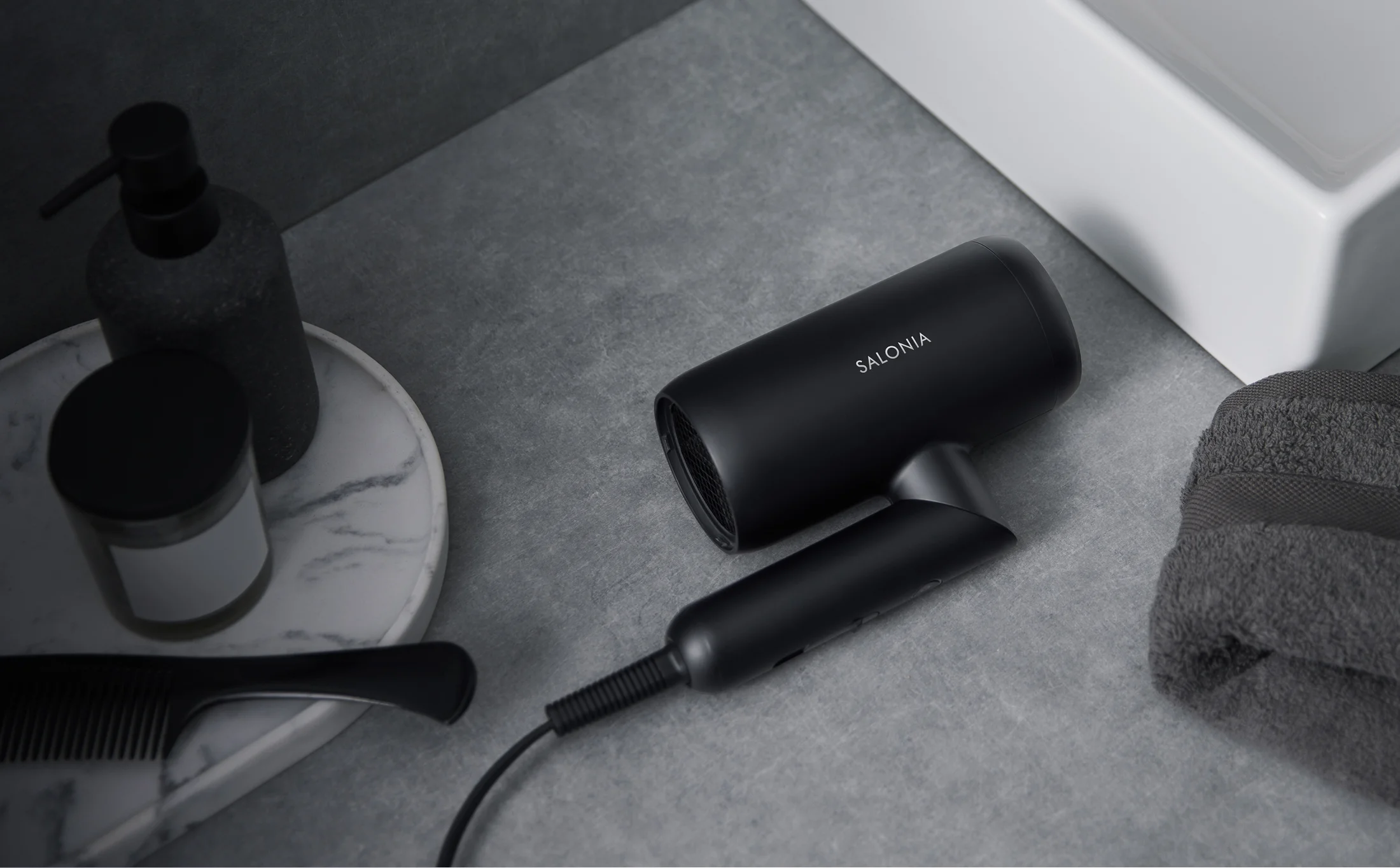 スムースシャインドライヤー特設ページ｜SALONIA(サロニア)公式サイト
