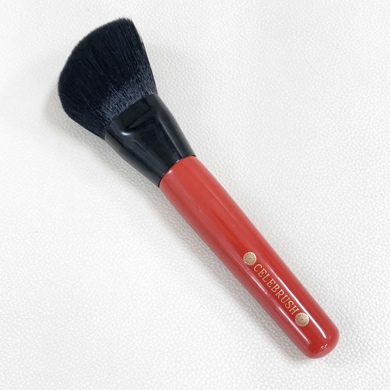 セレブラシ CELEBRUSH -テラヘルツ特殊加工 魔法のフェイスブラシ