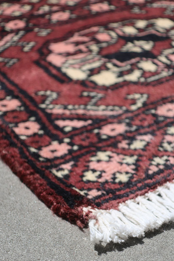 パキスタン絨毯 約29cm x 32cm｜SATHI RUGS