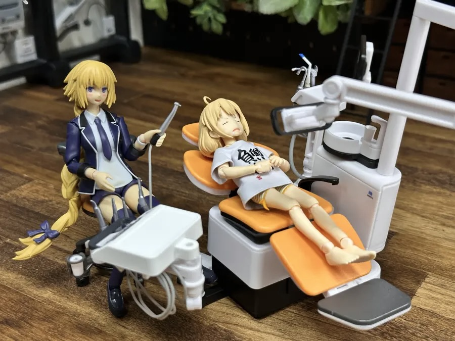 ギミック満載の凄いカプセルトイ｢1/12歯科チェア シグノT300｣レビュー