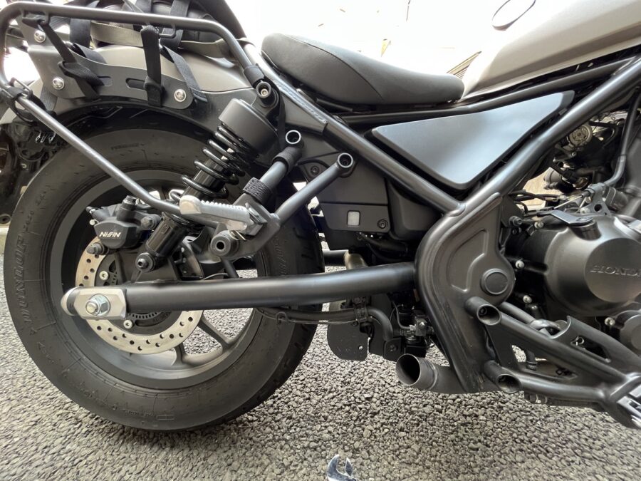 レブル250】overracingマフラーに変えたら、マフラーを交換する人の