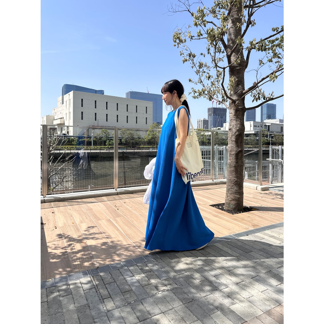 コカ coca エンボス加工ノースリーブマキシワンピース （Blue