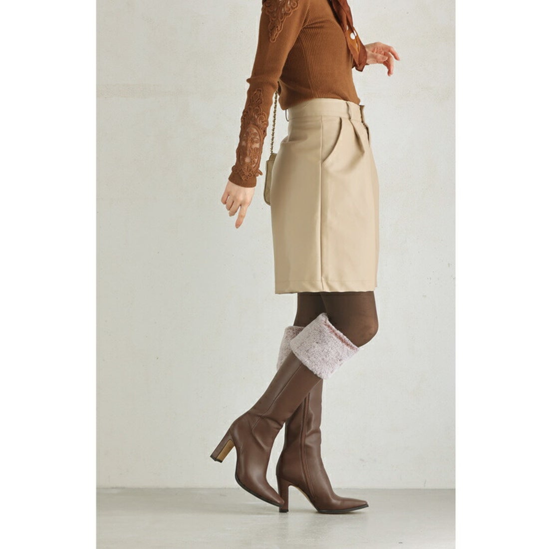 カワイイ CAWAII もこもこファーのヒールロングブーツ （ブラウン