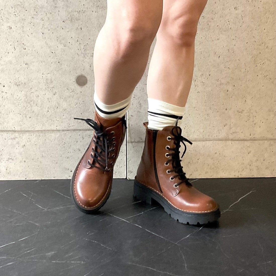 チャコール CHACAL 【スペイン製】レザー レースアップ ショートブーツ