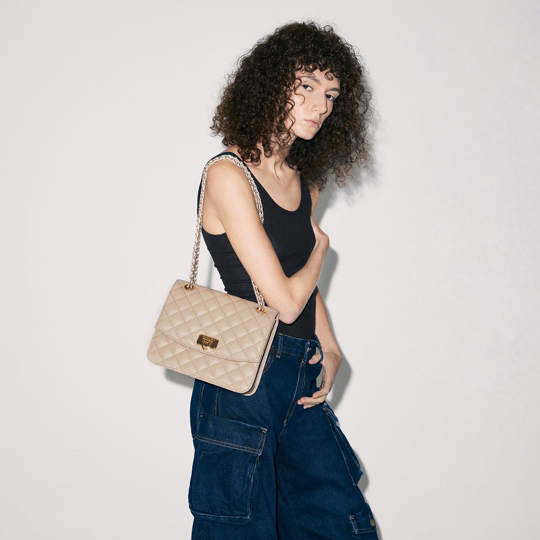 CHARLES & KEITH Cressida クレシダ キルトチェーンストラップバッグ