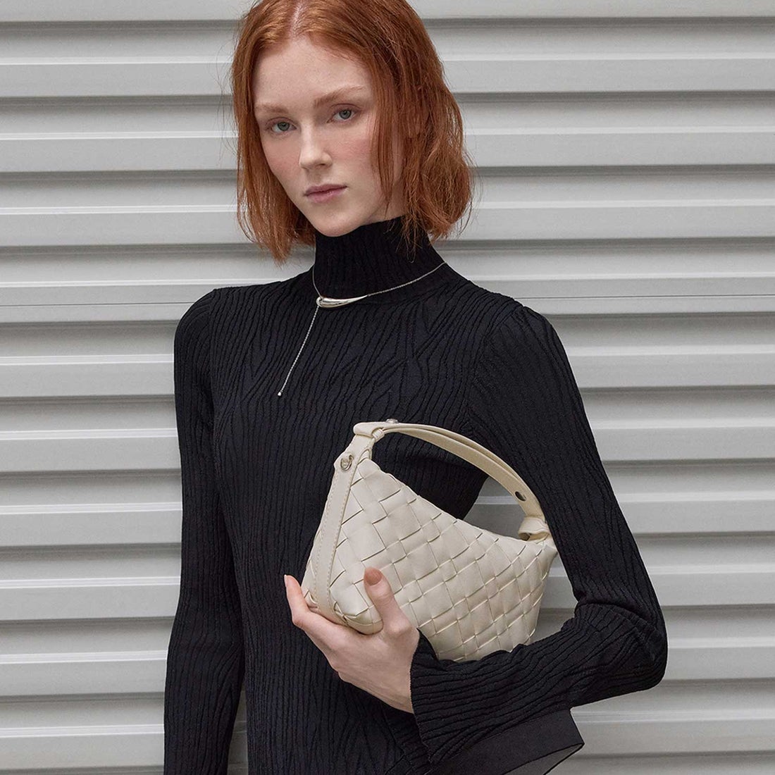 CHARLES & KEITH Ivette イヴェット ウーブンショルダーバッグ （Cream