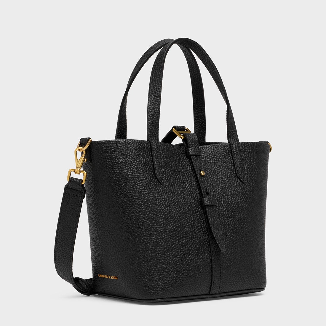 CHARLES & KEITH Beryl ベリル リサイクルレザーバケツバッグ （Black