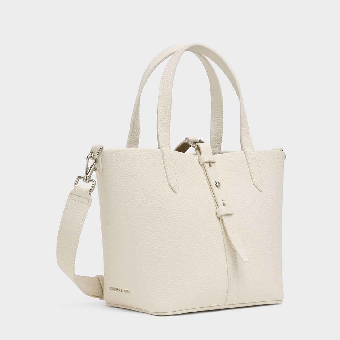 CHARLES & KEITH Beryl ベリル リサイクルレザーバケツバッグ （Cream