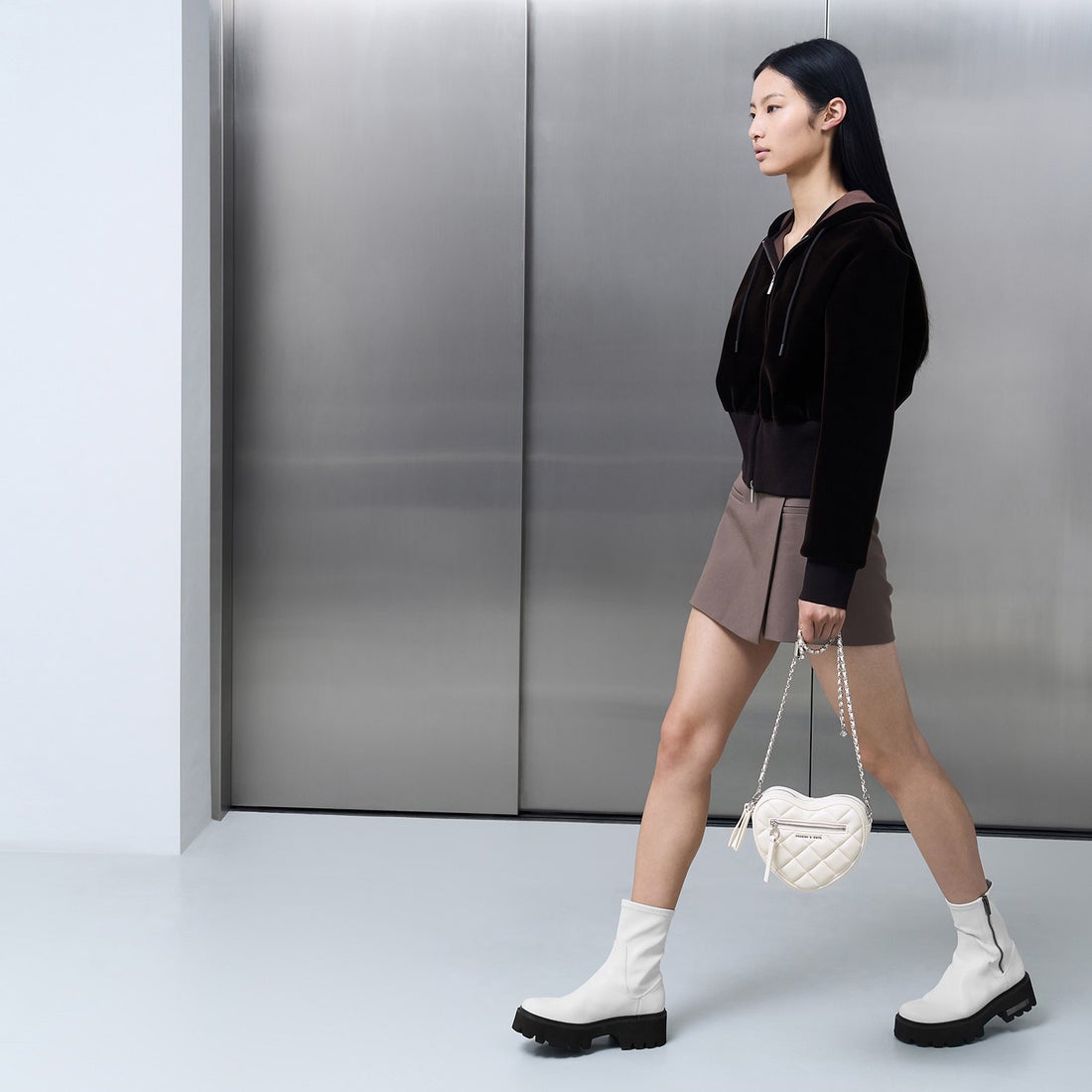 CHARLES & KEITH サイドジップ アンクルブーツ 【再入荷】（White