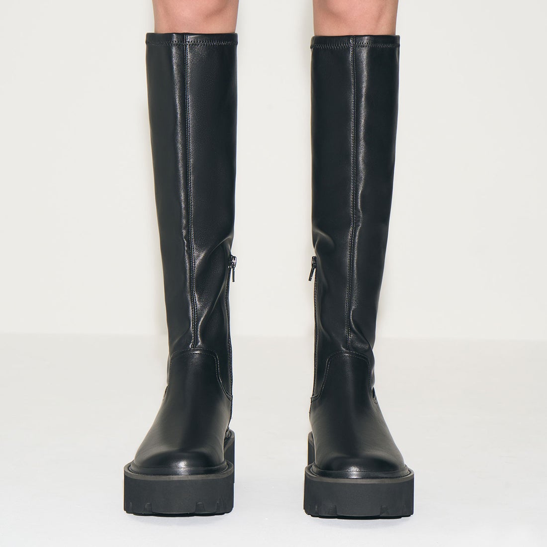 CHARLES & KEITH チャンキープラットフォーム ロングブーツ 【再入荷