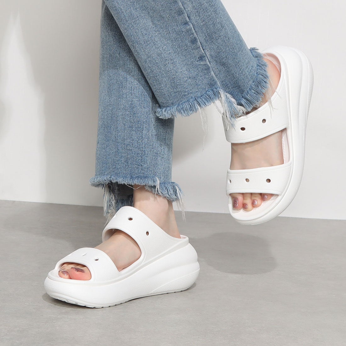 クロックス crocs クラシック クラッシュ サンダル サンダル （ボーン