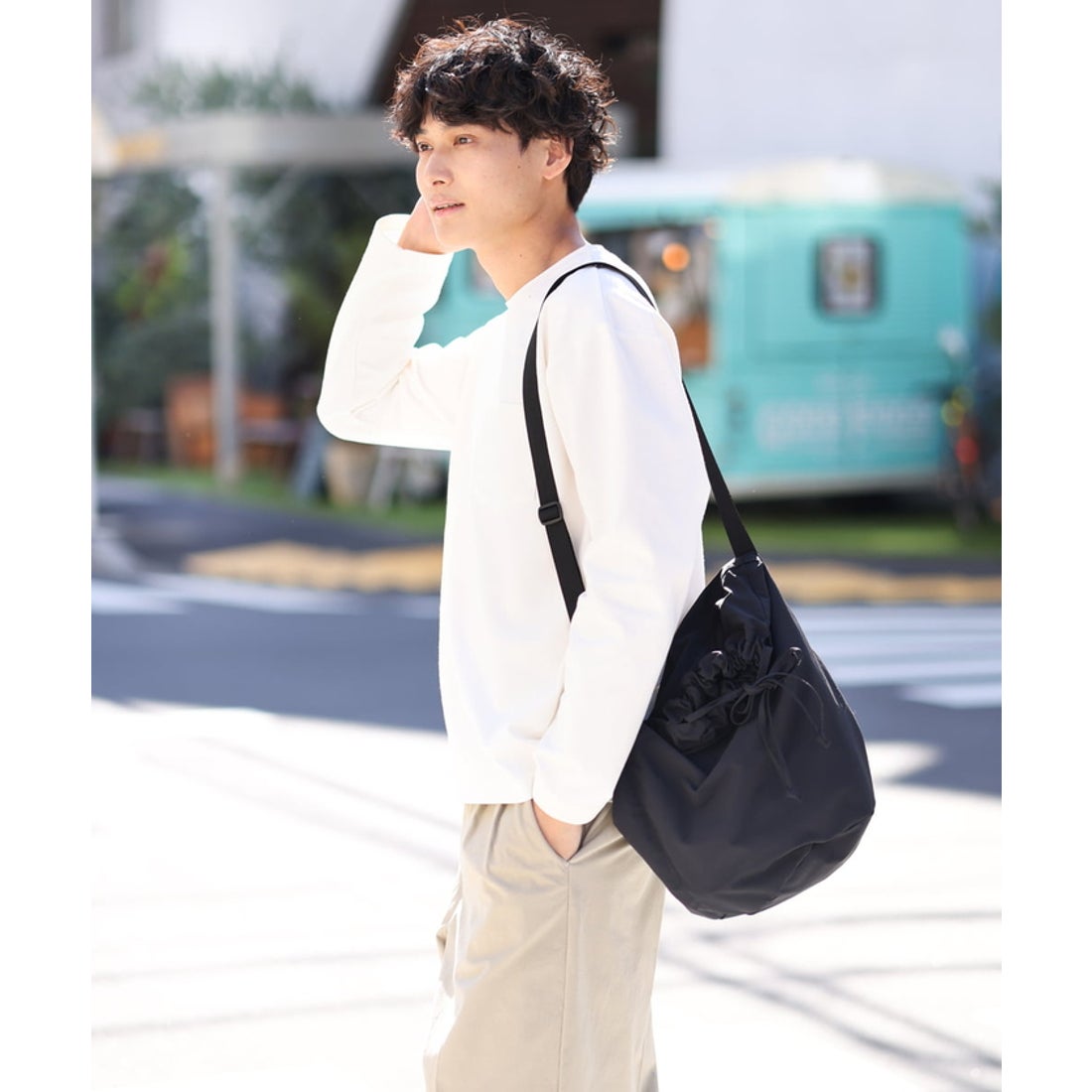 アー・ヴェ・ヴェ a.v.v 【ユニセックス】ドローストリングショルダー