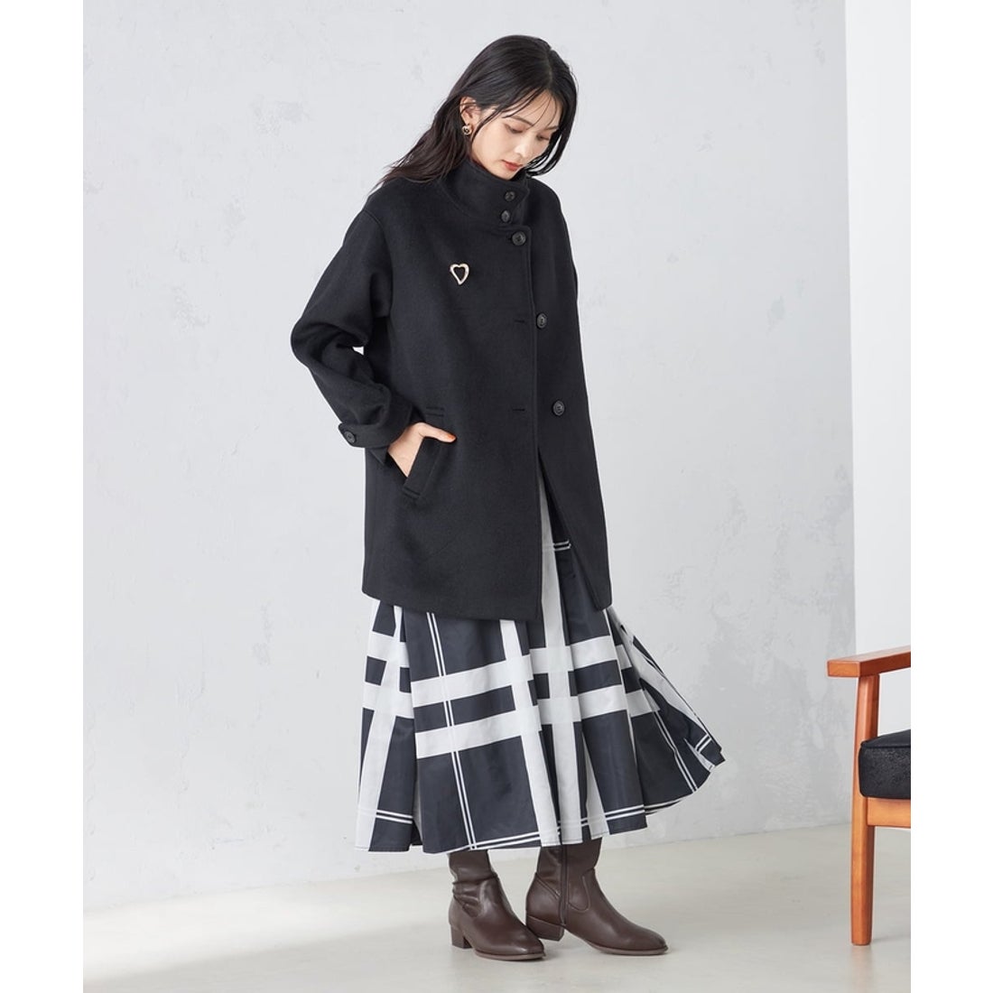 アー・ヴェ・ヴェ a.v.v スタンドカラーミディコート （カーキ） -靴