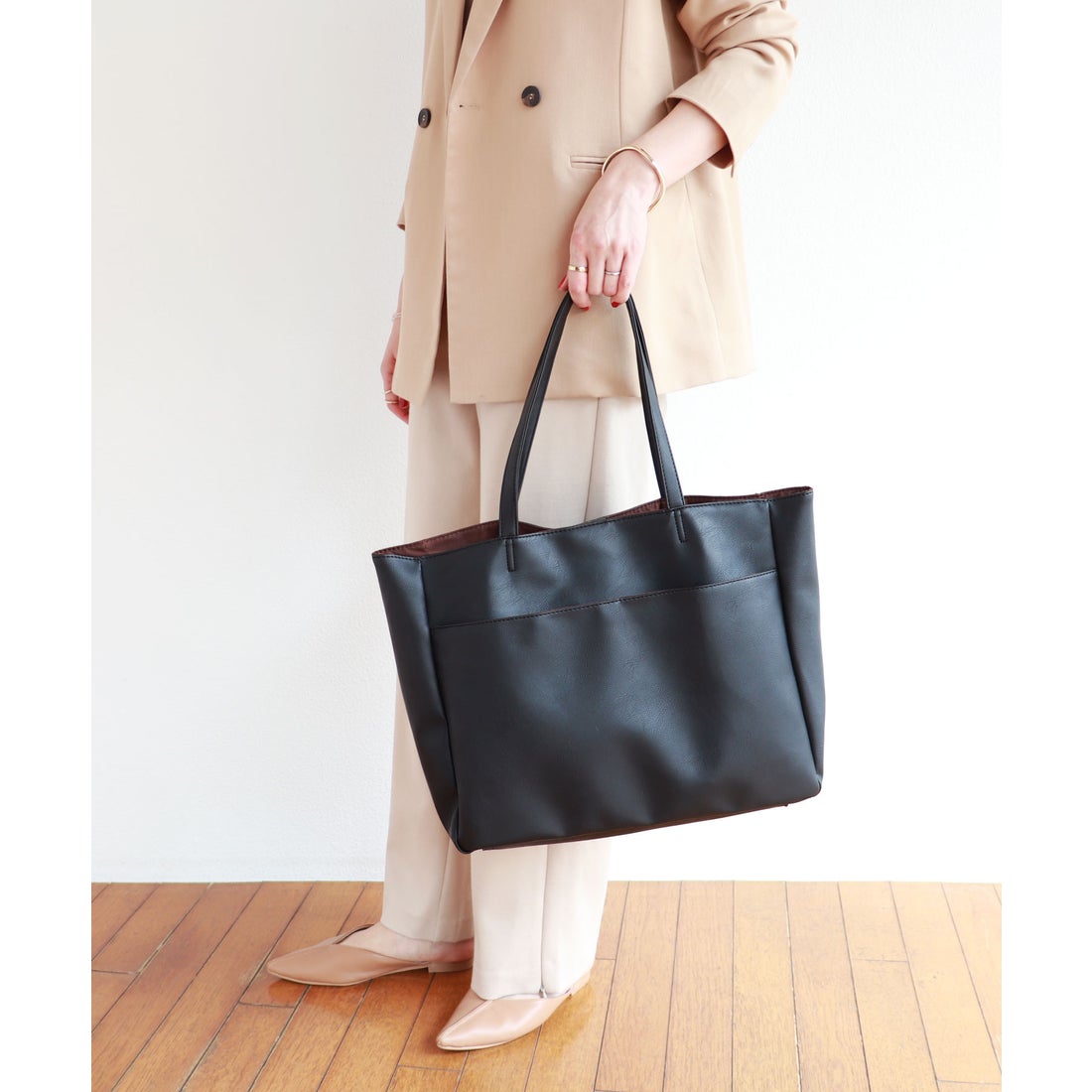 アンドミー andme フェイクレザー合皮A4トートバッグ （ブラック