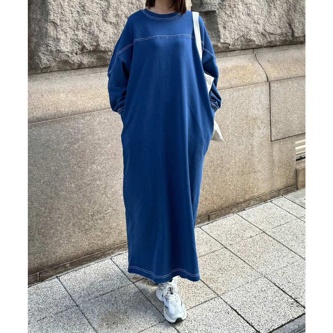 アンドミー andme 裏毛配色ステッチ長袖スウェットワンピース （ブルー