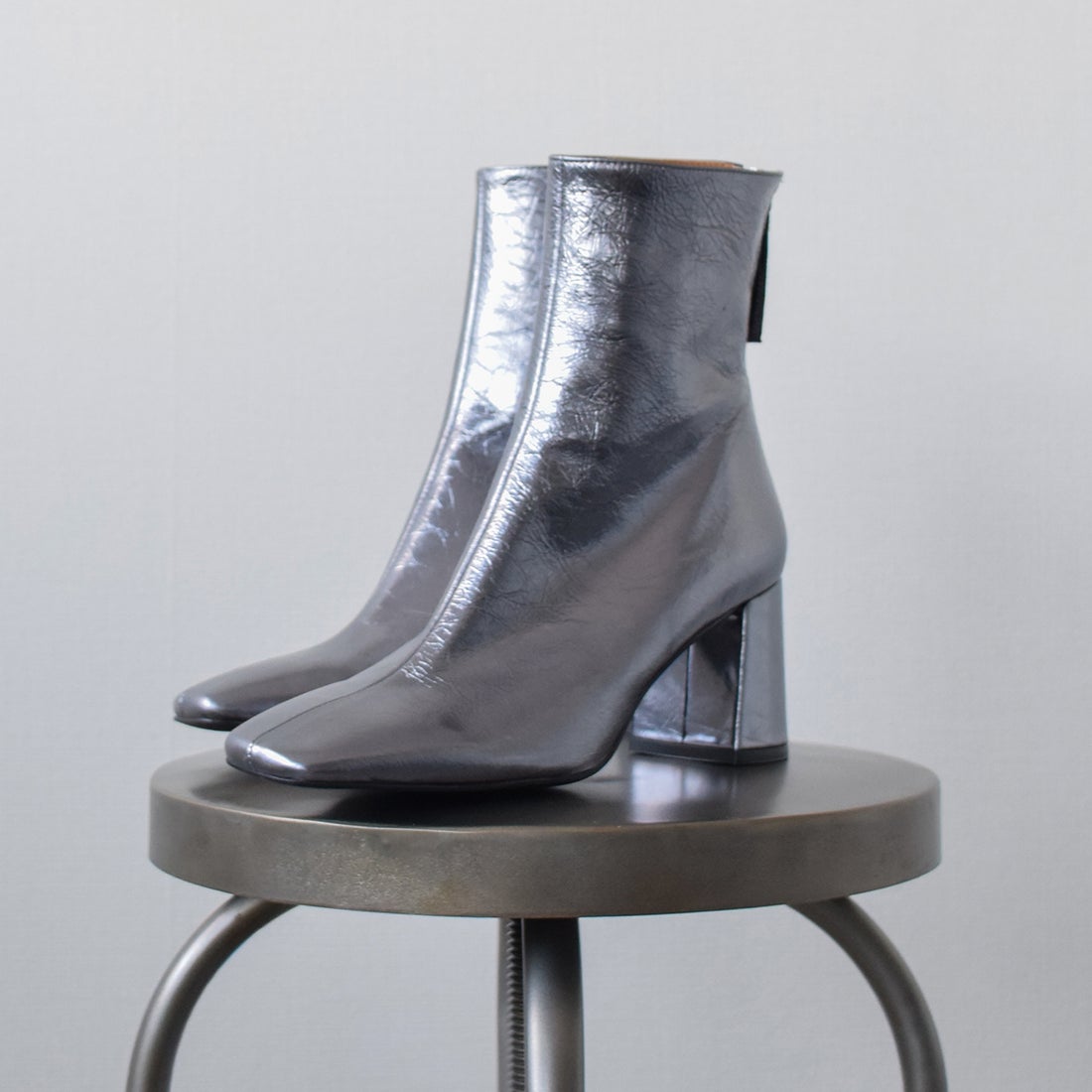 アンヘル アラルコン ANGEL ALARCON スクエアトウバックジップショート