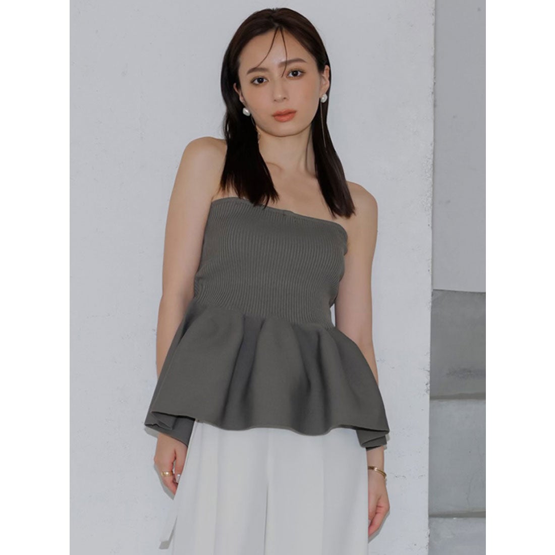 アニュアンス anuans ホールガーメントペプラムニットキャミソール