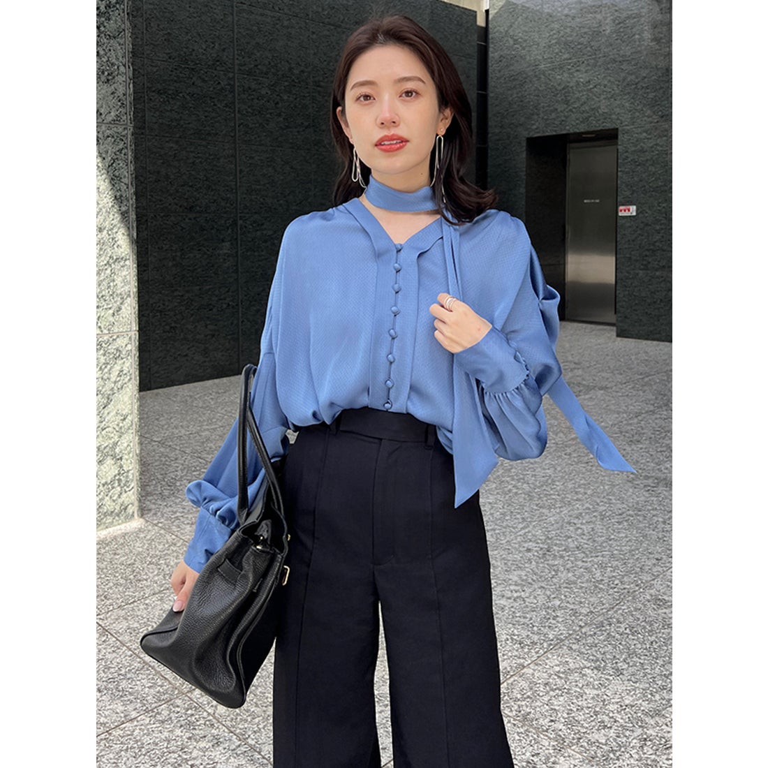 アニュアンス anuans フォルムスリーブタイブラウス （BLUE