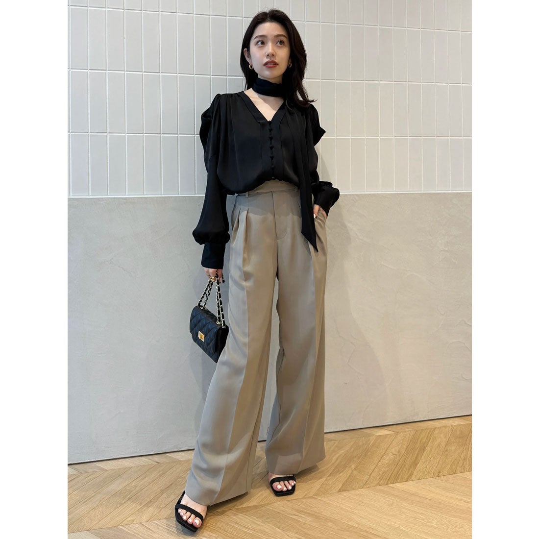 アニュアンス anuans フォルムスリーブタイブラウス （BLACK