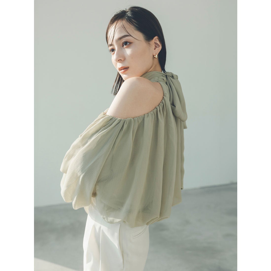 アニュアンス anuans シフォンボリュームブラウス （SAGE GREEN