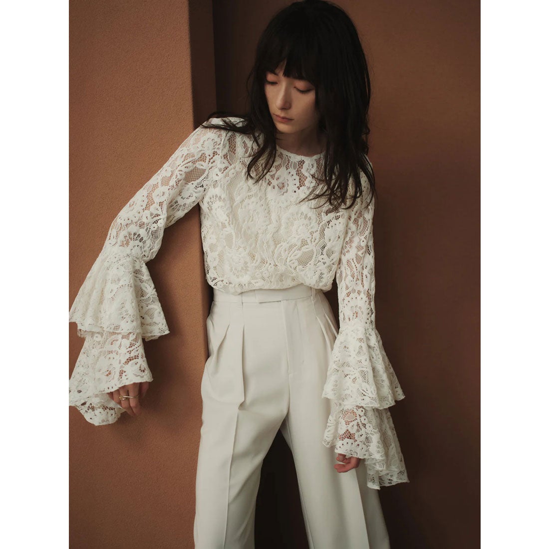 アニュアンス anuans ベロアレースボリュームスリーブブラウス （BLACK